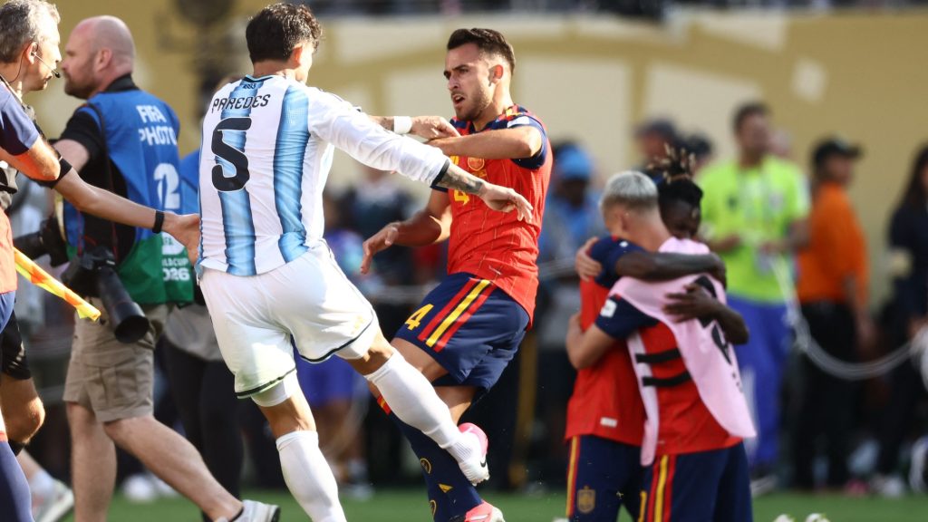 Mégsem kapott piros lapot a lefújás után a vb-döntő argentin botrányhőse