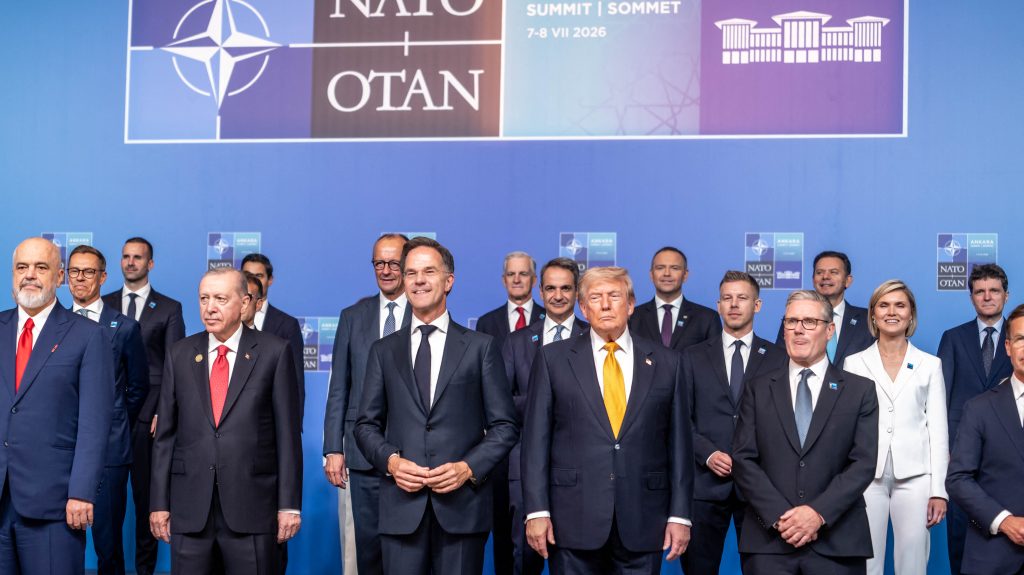 Magyar Péter: Bemutatkoztunk Donald Trumppal, sőt, még gratulált is