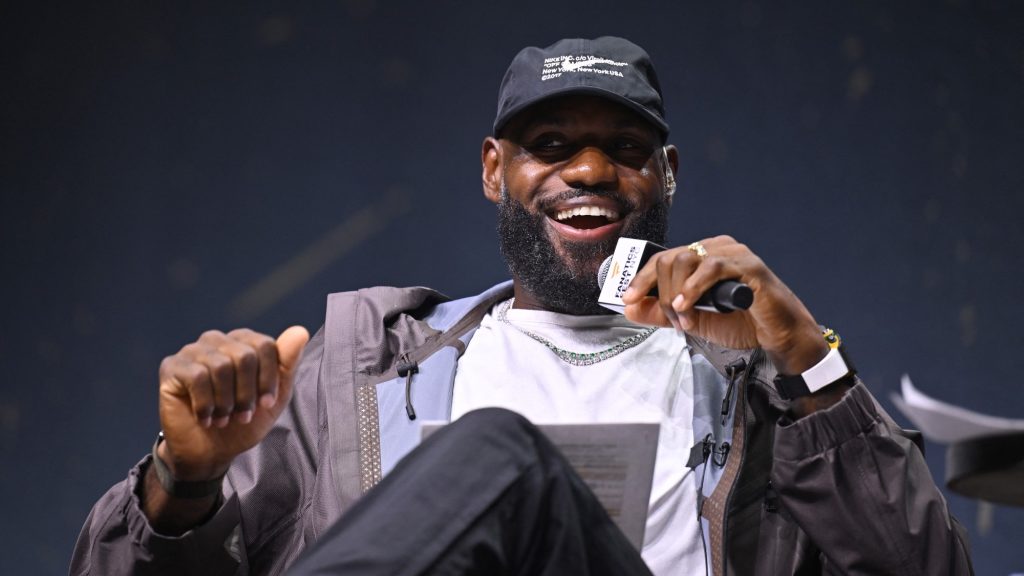 LeBron James olyan csapathoz igazolt, amely 43 éve nem volt NBA-bajnok