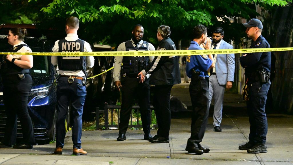 Nyolc embert, köztük négy gyereket lőttek meg a függetlenség napján New Yorkban