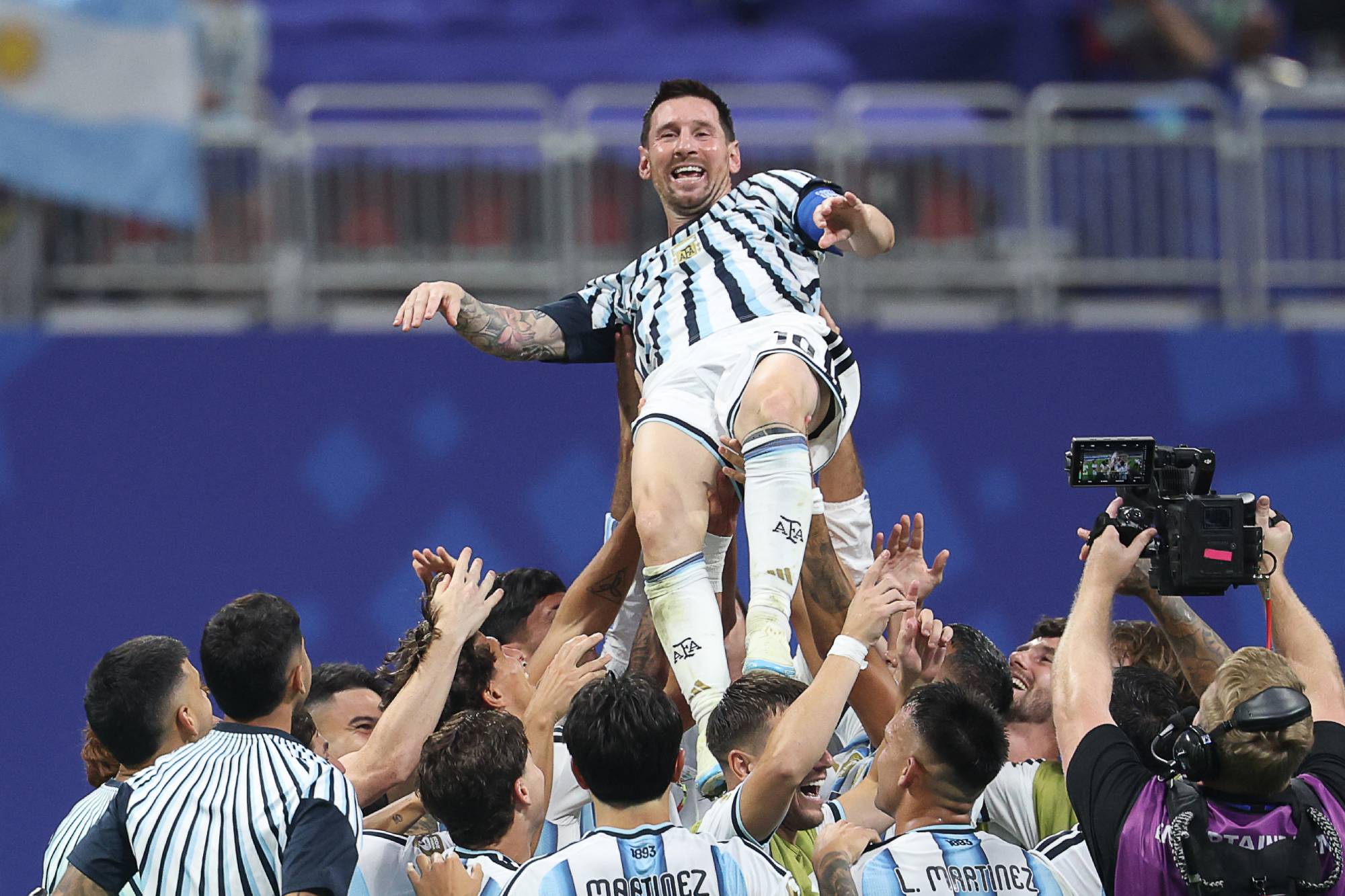 Argentina's forward #10 Lionel Messi is lifted by teammates as they celebrate after winning the 2026 World Cup round of 16 football match between Argentina and Egypt at Atlanta Stadium in Atlanta on July 7, 2026.
