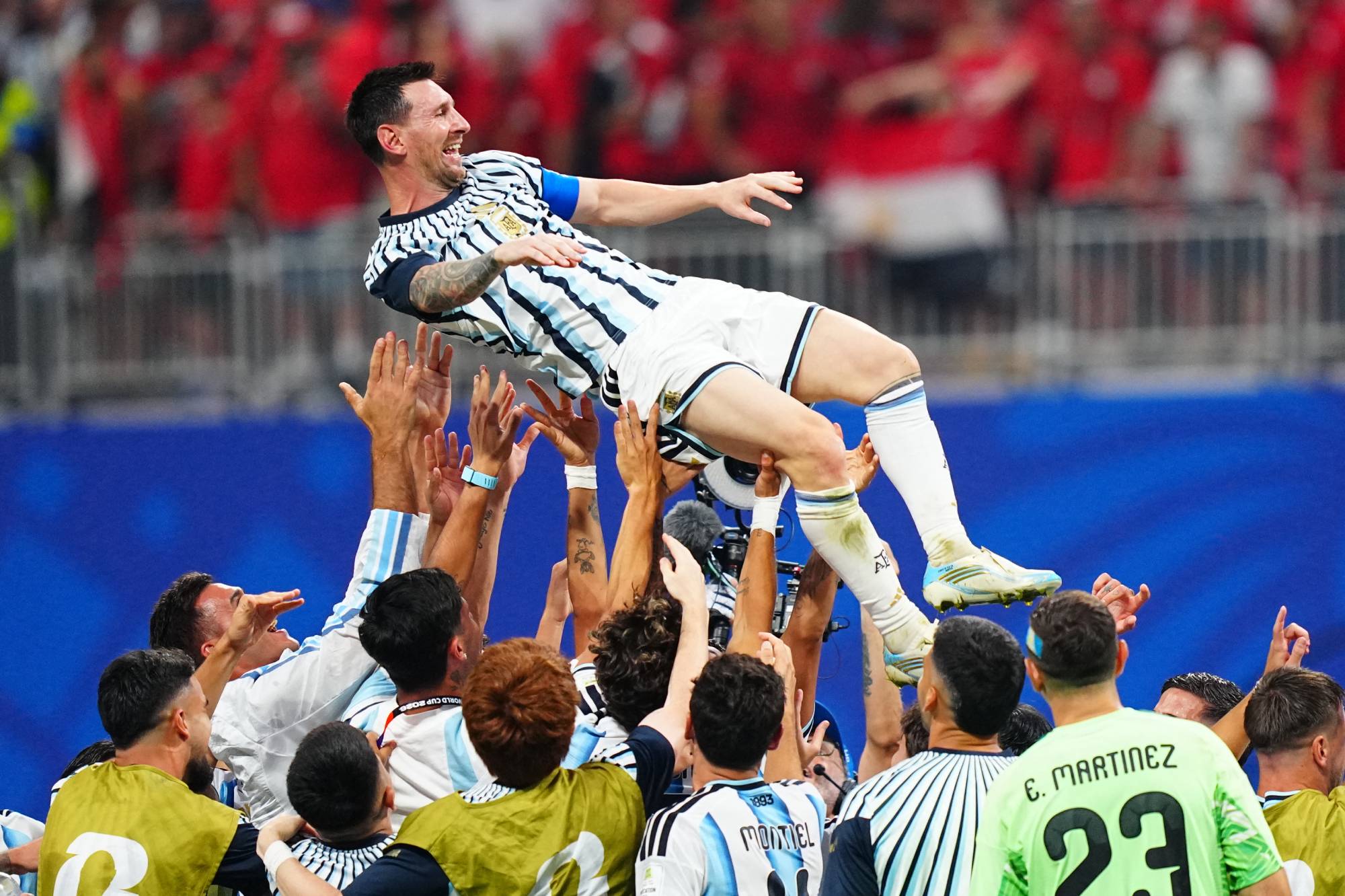 ATLANTA, USA - JULY 07: Lionel Messi (10) of Argentina is lifted by teammates as they celebrate after winning the 2026 FIFA World Cup Round of 16 match between Argentina and Egypt at Mercedes-Benz Stadium (Atlanta Stadium) in Atlanta, Georgia, United States on July 07, 2026. Evrim Aydin / Anadolu