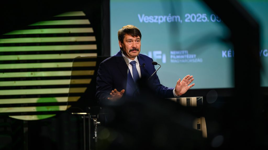 Áder Jánosék esete a fekete katonalegyekkel és a 10 milliárdot bukó lárvagyárral