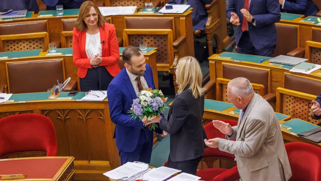 Görög Márta 11 óra alatt egyszer sem ment ki az általa előterjesztett javaslat vitájáról