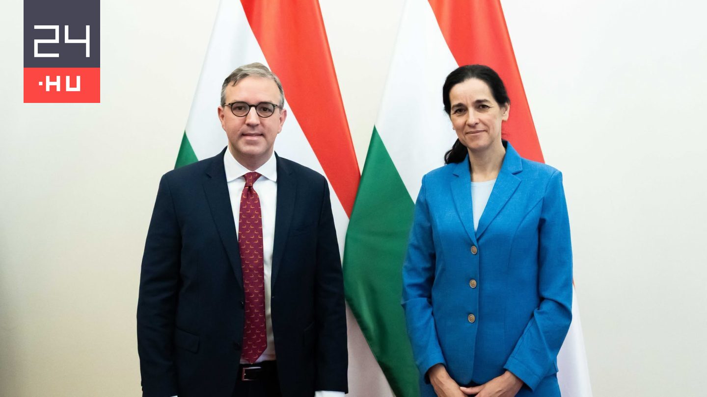 Lemondott a Külügyi Intézet vezetője