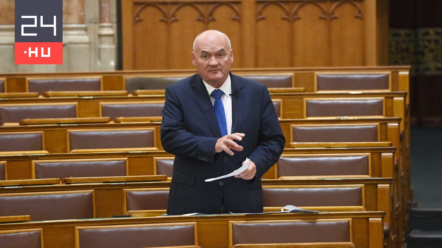 Hende Csabának távoznia kell az Alkotmánybíróságról
