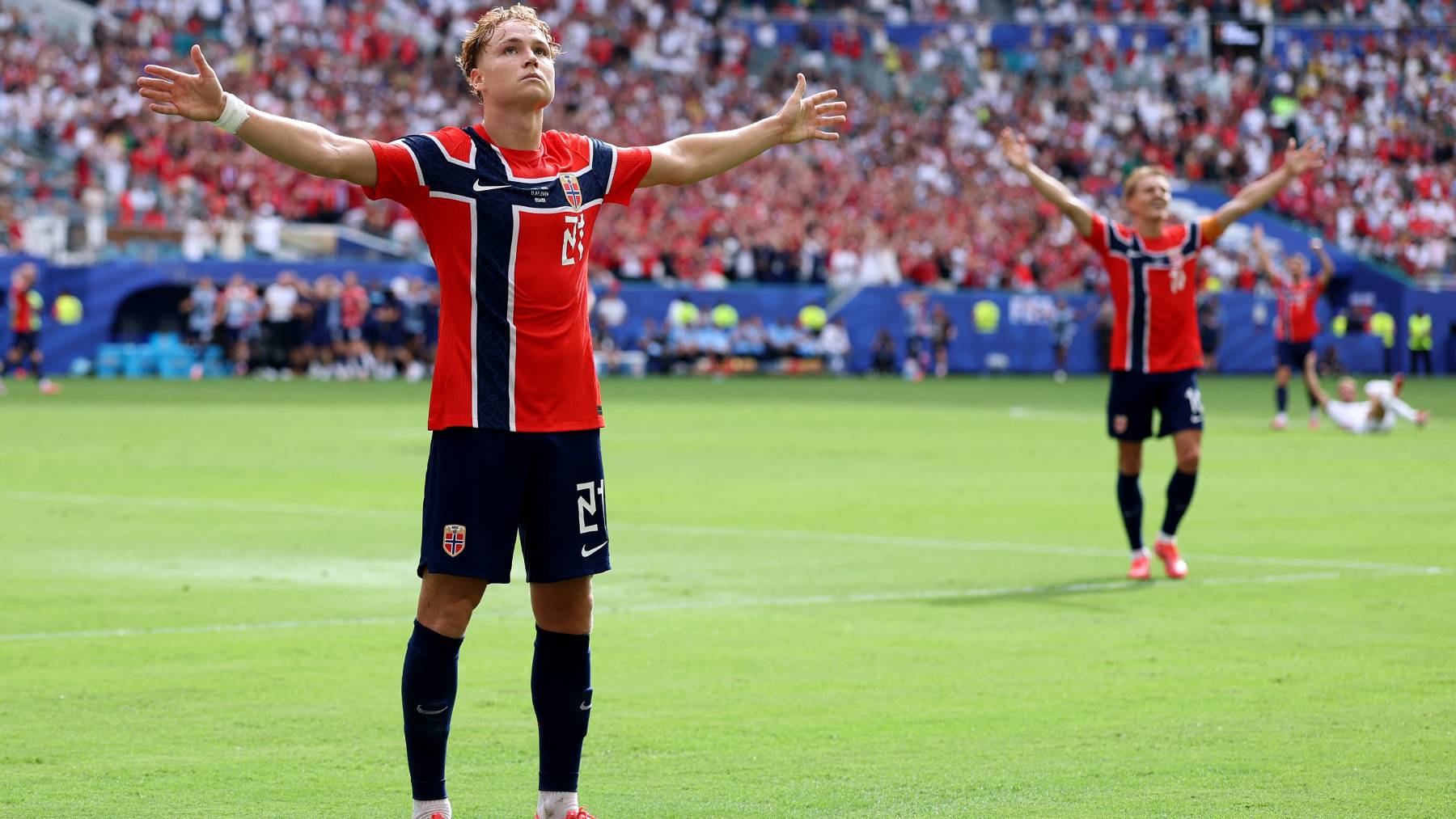 MIAMI GARDENS, FLORIDA - JULY 11: Andreas Schjelderup #21 of Norway celebrates scoring his team's first goal during the FIFA World Cup 2026 Quarter Final match between Norway and England at Miami Stadium on July 11, 2026 in Miami Gardens, Florida. Justin Setterfield/Getty Images/AFP