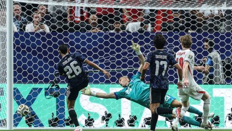 England's forward #18 Anthony Gordon shoots and scores his team's first goal during the 2026 World Cup football tournament semi-final match between England and Argentina at the Atlanta Stadium in Atlanta on July 15, 2026.