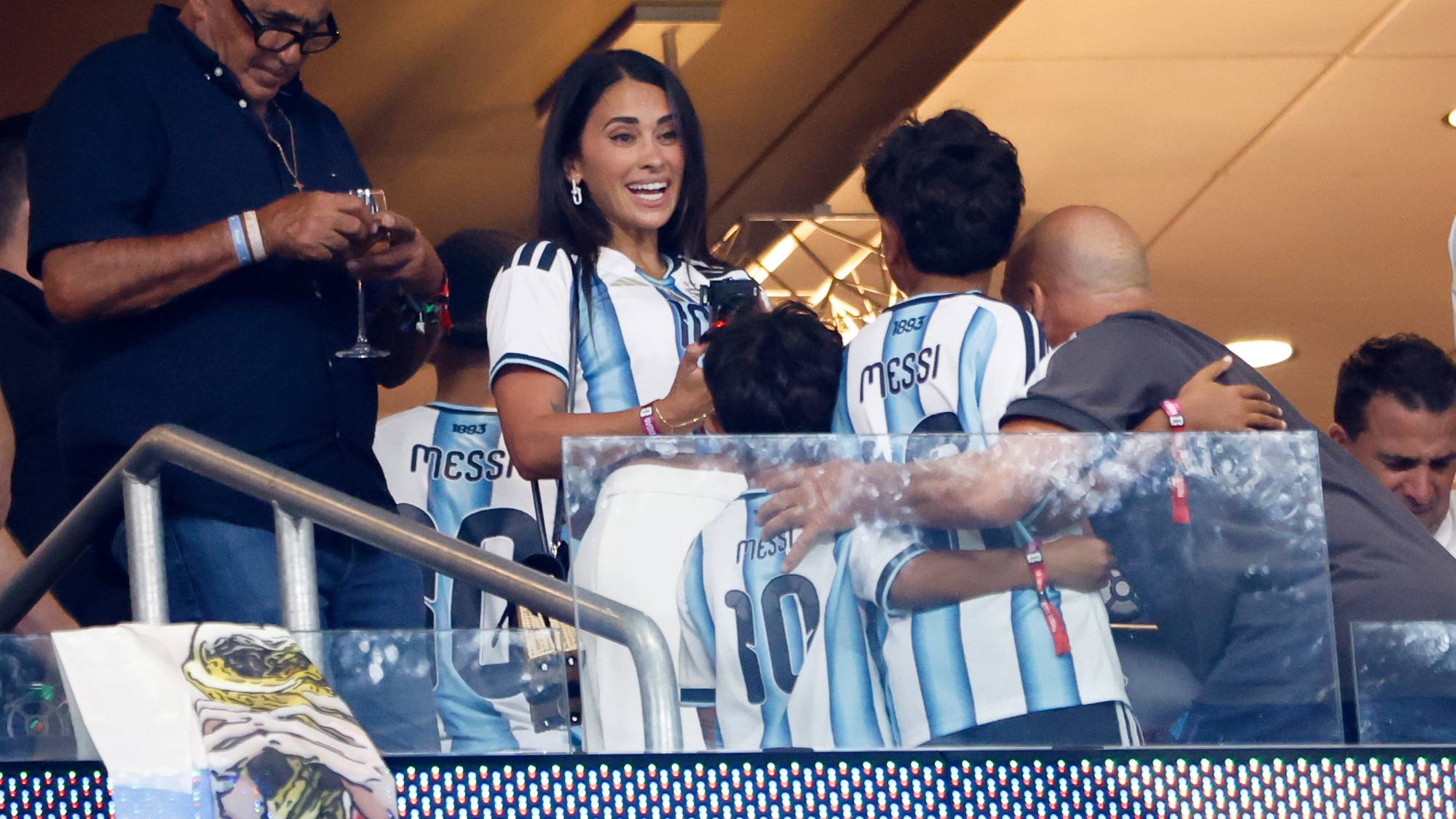 ATLANTA, GEORGIA - JULY 15: Antonela Roccuzzo, wife of Lionel Messi #10 of Argentina celebrate the victory with their kids following the FIFA World Cup 2026 Semi Final football match between England and Argentina at Atlanta Stadium on July 15, 2026 in Atlanta, Georgia. (Photo by Jean Catuffe/Getty Images)