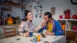 Képek az RTL Klub nagysikerű sorozata: A mi kis falunk szereplőiről és a forgatásról.
