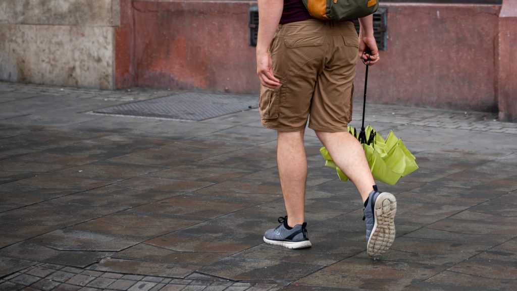 Záporok szakíthatják meg szerdán az enyhe nyári időt