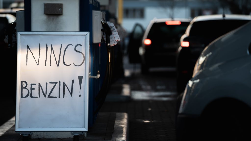 Az üzemanyagimport leállása miatt aggódnak a benzinkutasok
