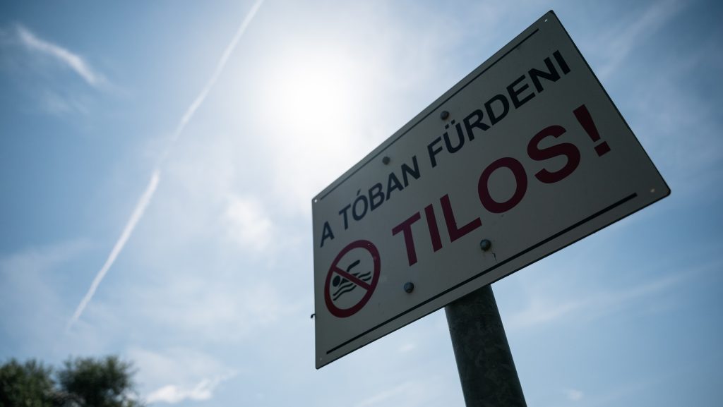 Betiltották a fürdőzést a Szelidi-tóban