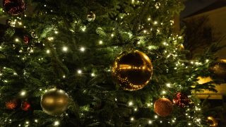 Csatlakozhat a szakszervezeti kezdeményezéshez, hogy december 24-e legyen munkaszüneti nap.