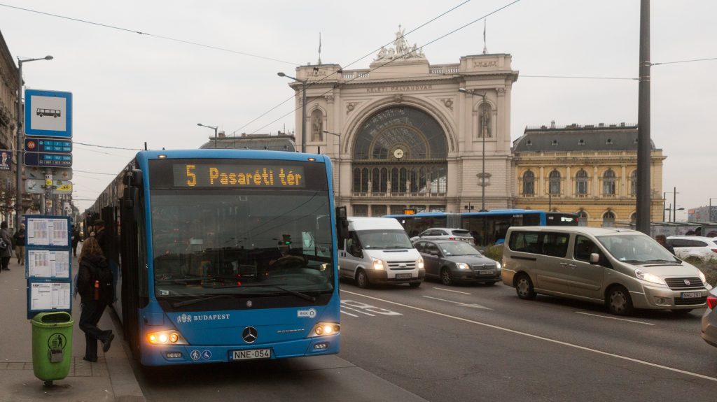 Már 160 ezren kitöltötték a kormány közlekedésbiztonsági kérdőívét