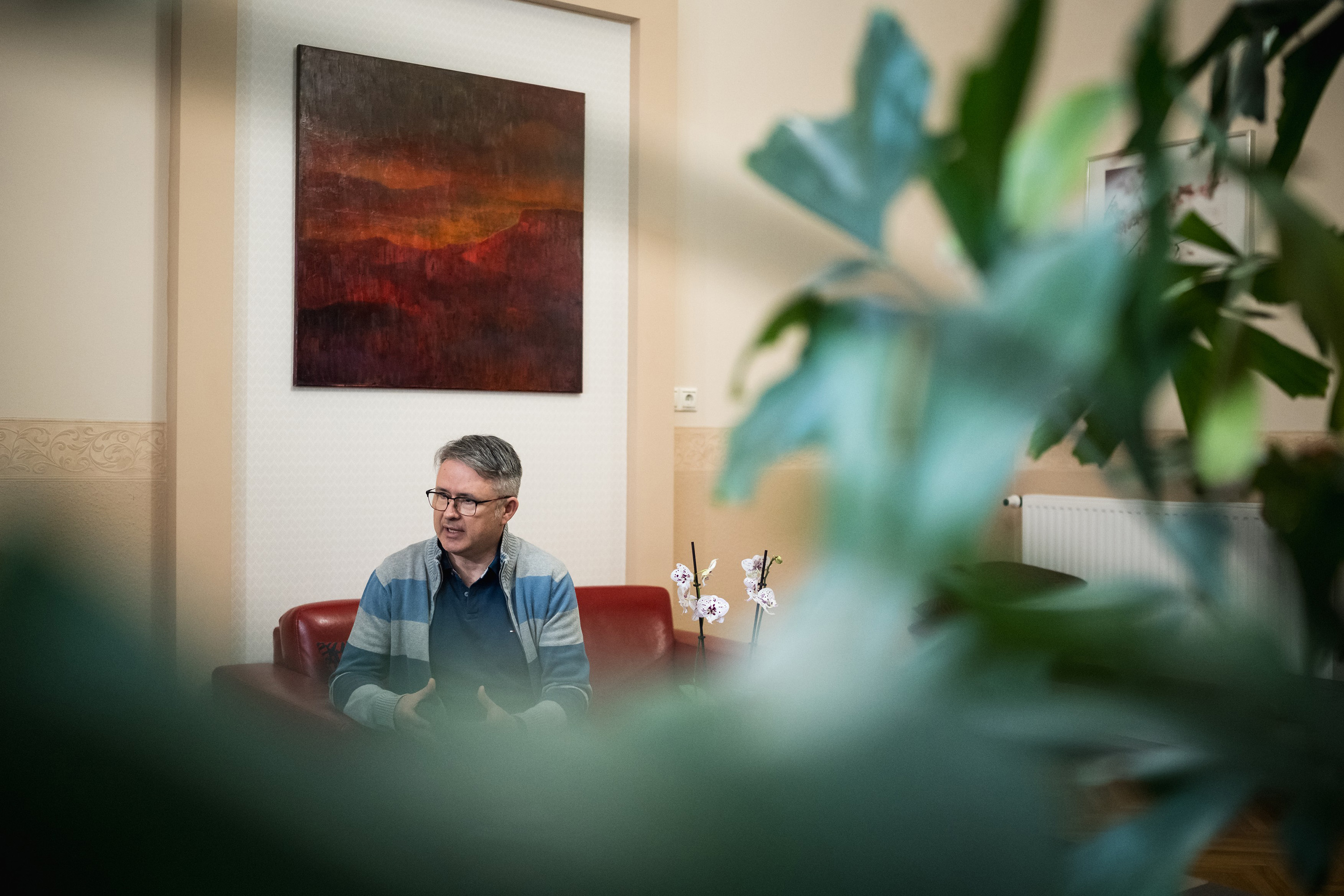 „Én csak apa szerettem volna lenni” – Mihály minden jogi csatát megnyert, mégsem lett gyereke 1 Interjú dr. Domján Mihály párterapeuta pszichológussal kecskeméti rendelőjében 2025. március 11-én.