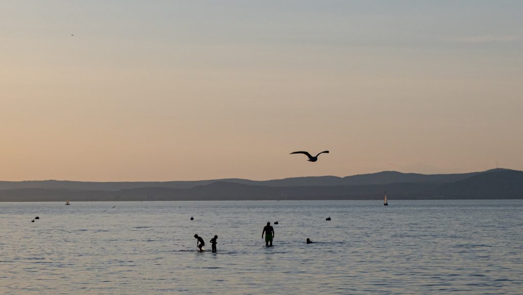 Megtalálták a Balatonban az eltűnt kaposvári férfi holttestét