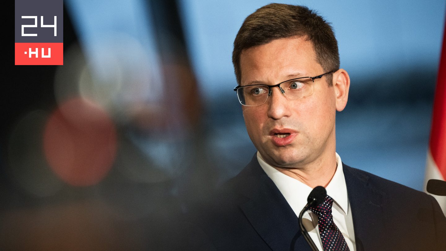 Gulyás Gergely: az alkotmányos demokrácia vége.