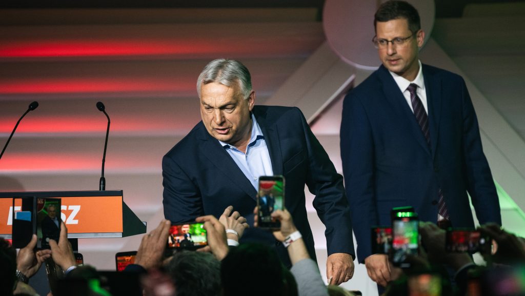 Jó úton halad a vég felé a Fidesz a szakértő szerint