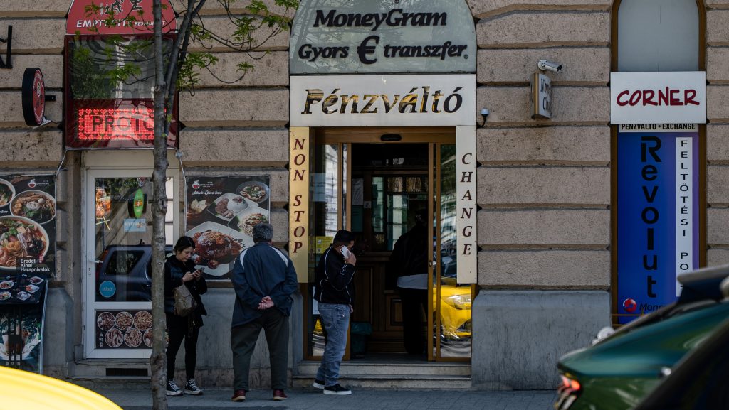 A múltheti gyengülés után próbál talpra állni a forint