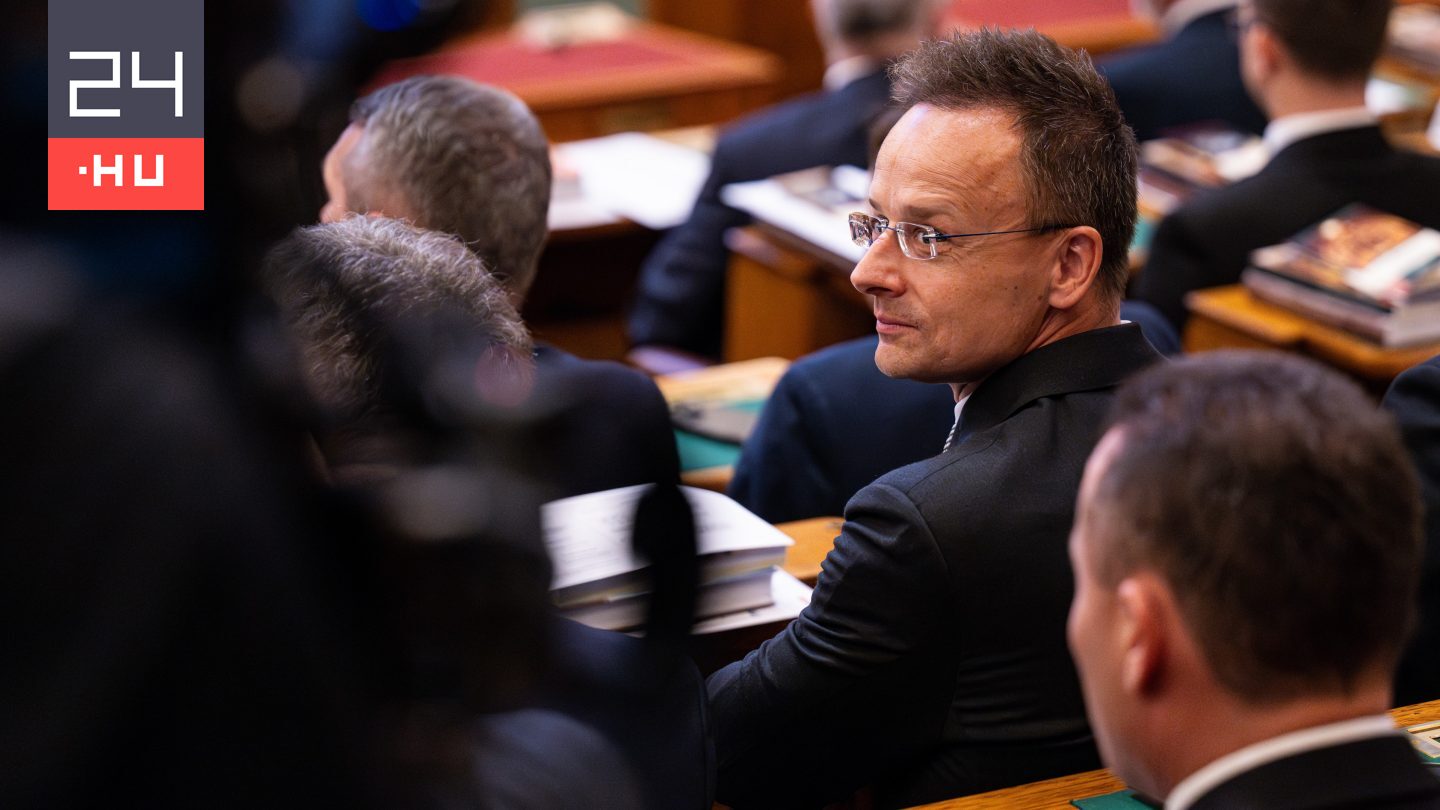 Szijjártó magánrepülései négy év alatt közel ötmilliárd forintba kerültek