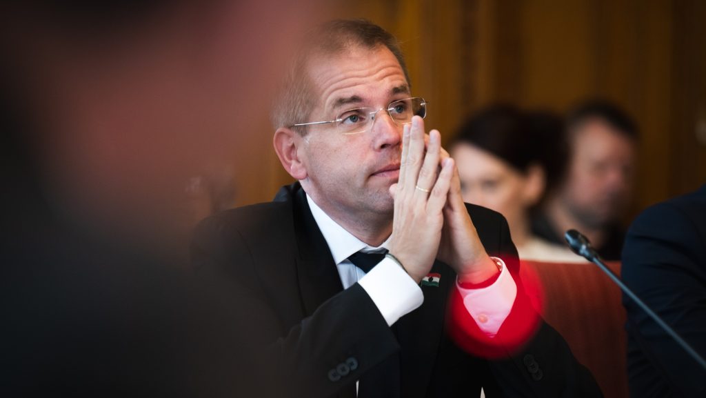 Ruff Bálint aláírta az MCC Alapítvány megszüntetését