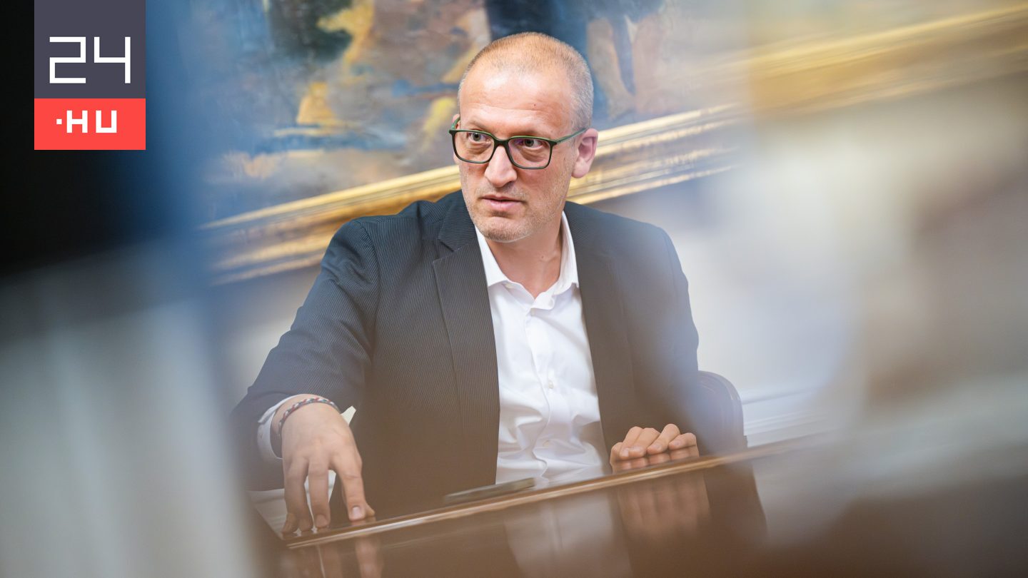 „Ez a kormány már nem az a kormány, amelyik háttéralkukkal intézi ügyeit” – üzente Tarr Zoltán a művei visszavásárlását tervező Orbán János Dénesnek
