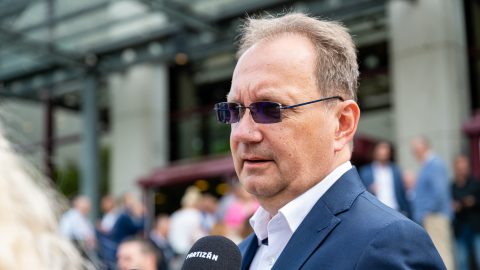 Hoppál Péter