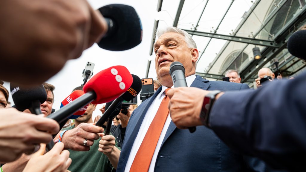 Vidéki prókátor: az aranykonvoj ügye lehet Orbán számára a banánhéj