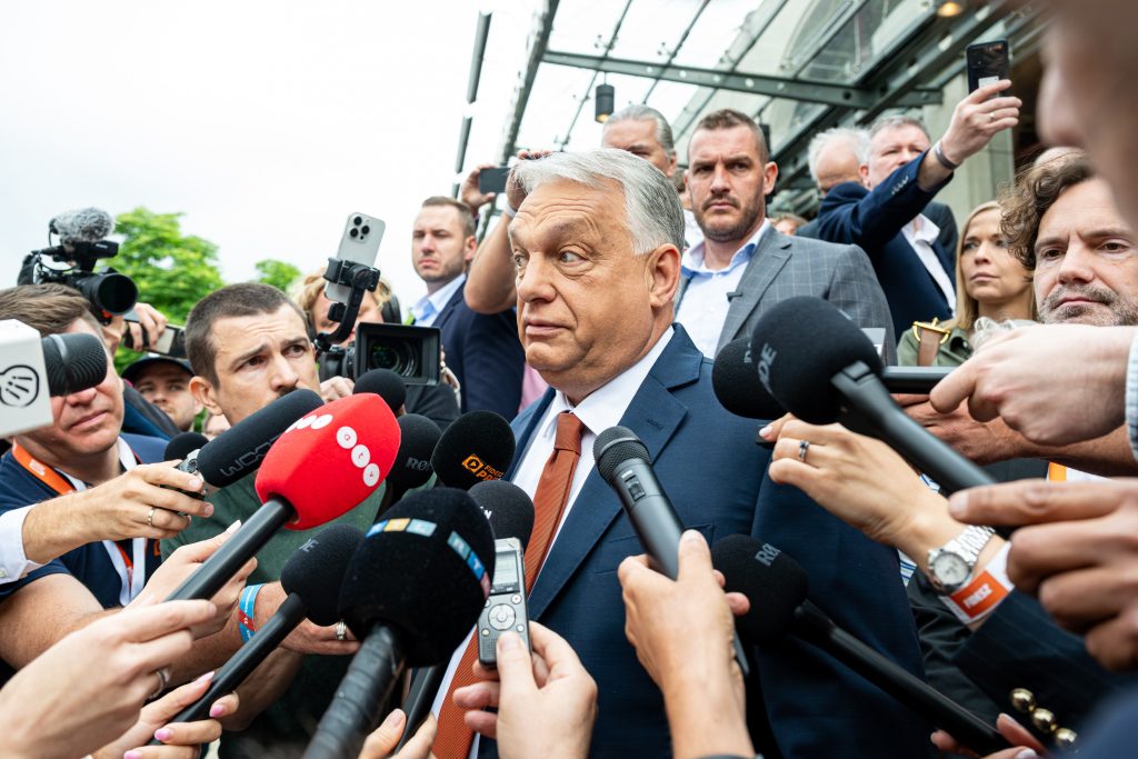 „Ha érdekel az igazság, irány a HírTV!” – Orbán reagált az M1 adásának leállására