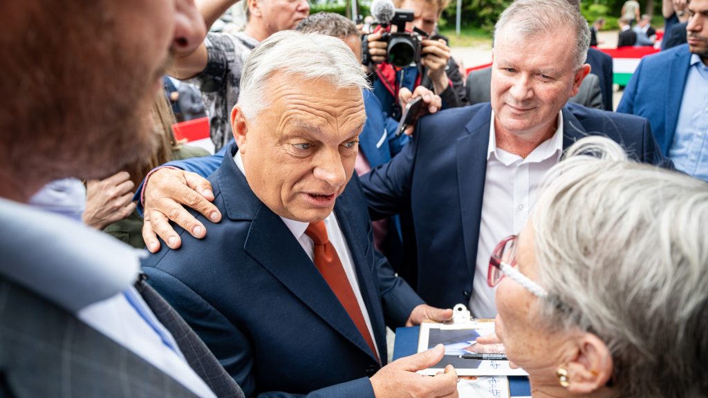 A Fidesz tüntetést hirdetett a tiszás önkény ellen, a Sándor-palota elé vonulnak