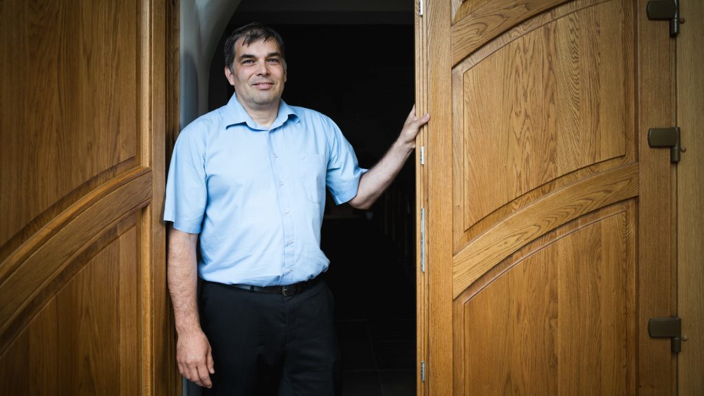 Kodácsy Tamás református lelkész: asszisztáltunk a politikai bálványimádáshoz, Balog Zoltán volt számunkra „a fáraó barátja”