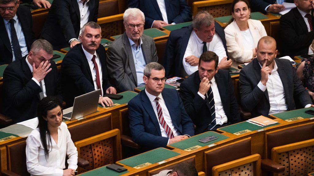 Parlamenti nagyüzem: Ruff Bálint megint összehívja az Országgyűlést