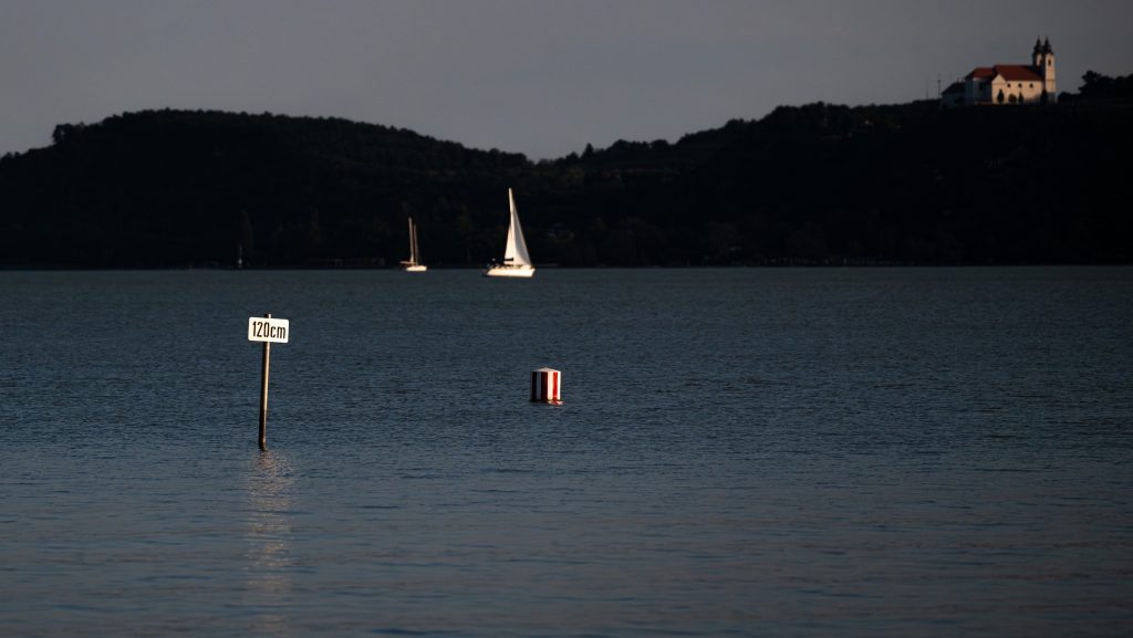 Idén már 133 ember életét mentették meg a Balatonnál