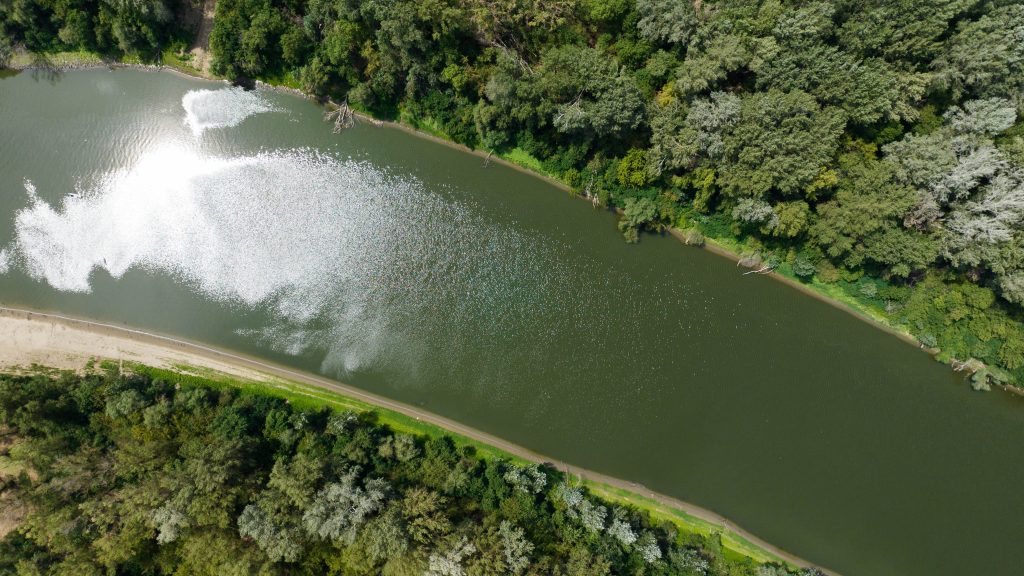 Apokaliptikus képeket nem látni, ettől függetlenül a Tisza vízszintje tényleg csökken