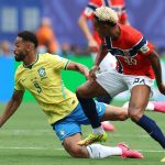 EAST RUTHERFORD, NEW JERSEY - JULY 05: Matheus Cunha #9 of Brazil competes for the ball against Antonio Nusa #20 of Norway during the FIFA World Cup 2026 Round of 16 match between Brazil and Norway at New York New Jersey Stadium on July 05, 2026 in East Rutherford, New Jersey. Buda Mendes/Getty Images/AFP