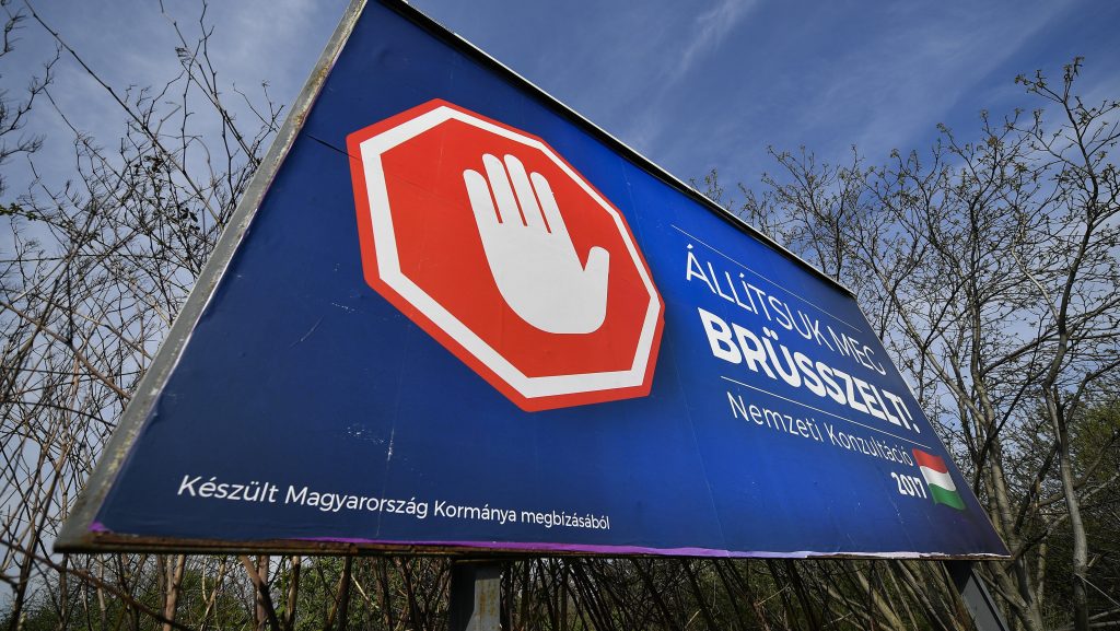 Több vidéki nagyvárosban is elkezdik a plakáthelyek korlátozását