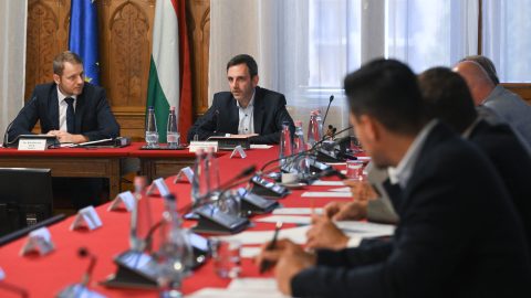 törvényalkotási bizottság