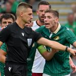 A horvát Mateo Erceg játékvezetõ (k) a labdarúgó Bajnokok Ligája selejtezõjének 1. fordulójában játszott ETO FC - Víkingur Reykjavík visszavágó mérkõzésen.