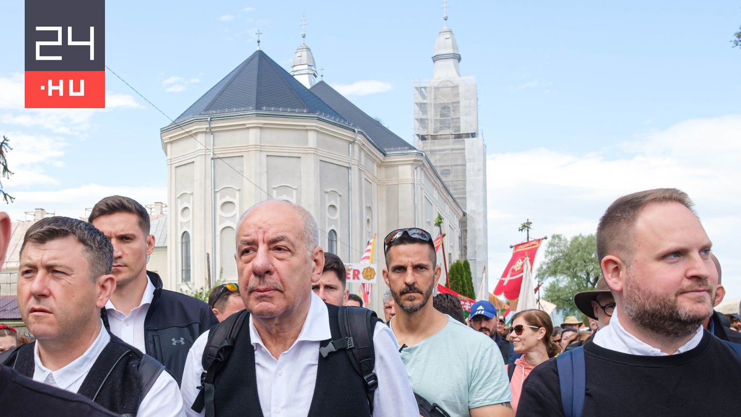Politico: A magyar köztársasági elnök saját magát rúgta ki