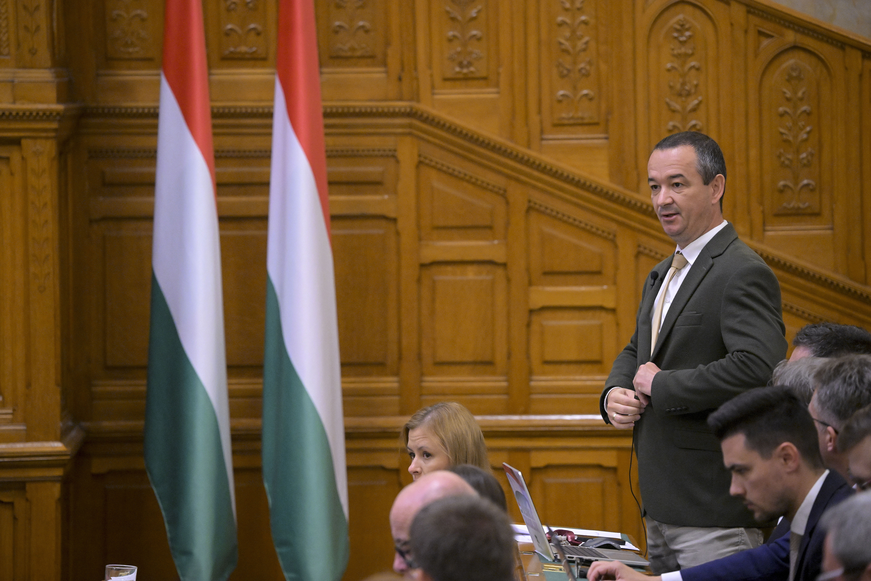 Apáti István, a Mi Hazánk képviselője napirend előtt szólal fel az Országgyűlés rendkívüli ülésén 2026. július 28-án.
