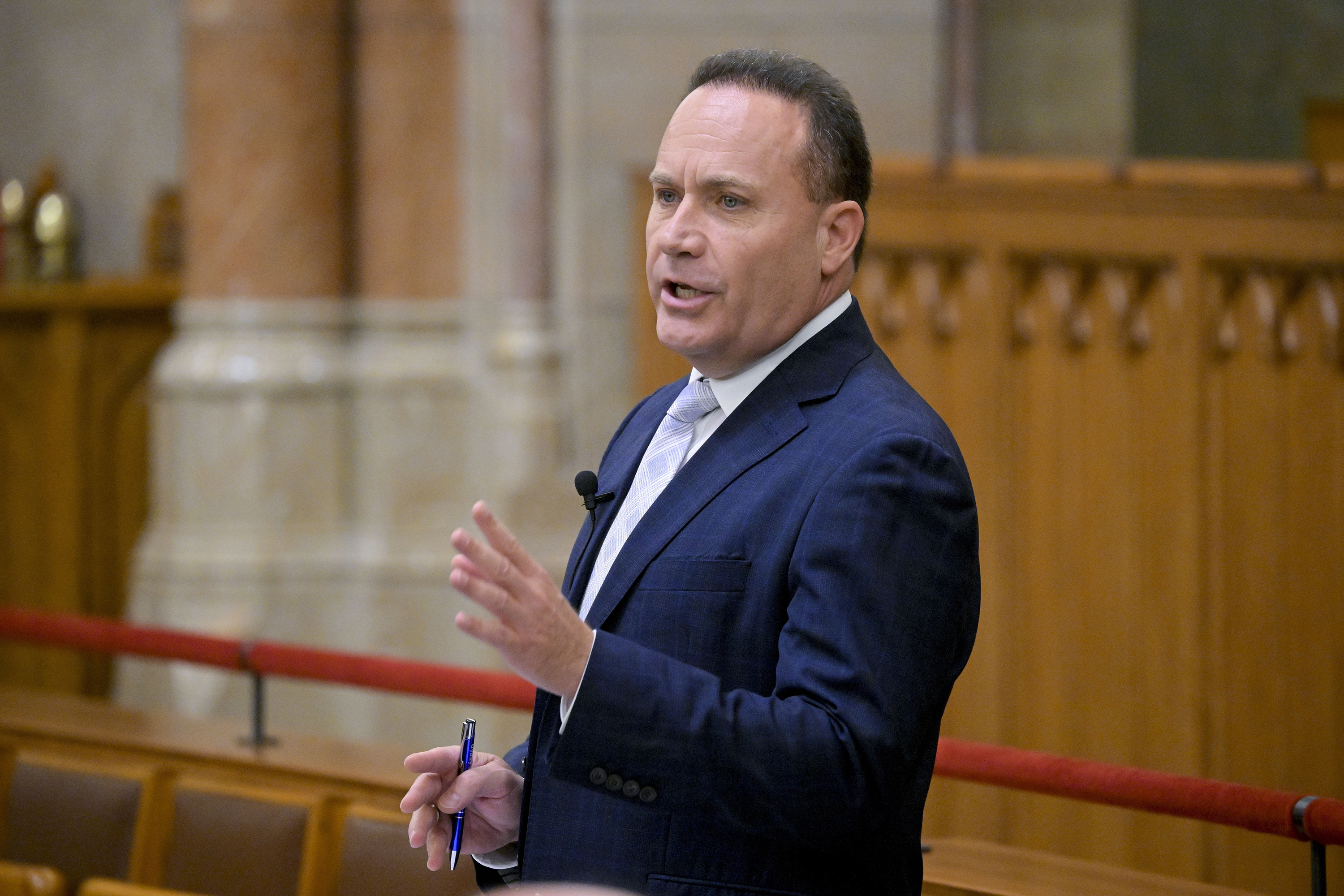 Takács Árpád, a Fidesz vezérszónoka felszólal az elmúlt rendszer titkosszolgálati tevékenységének teljes körű feltárásáról és az Állambiztonsági Szolgálatok Történeti Levéltáráról szóló törvényjavaslat általános vitájában az Országgyűlés rendkívüli ülésén 2026. július 28-án.