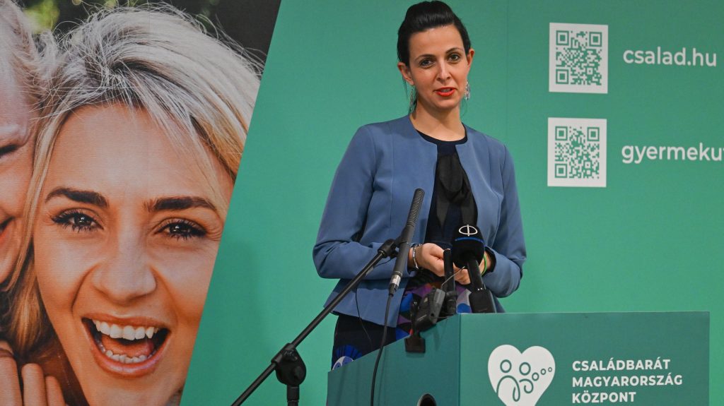 Házkutatást tartottak a Családbarát Magyarország Központnál