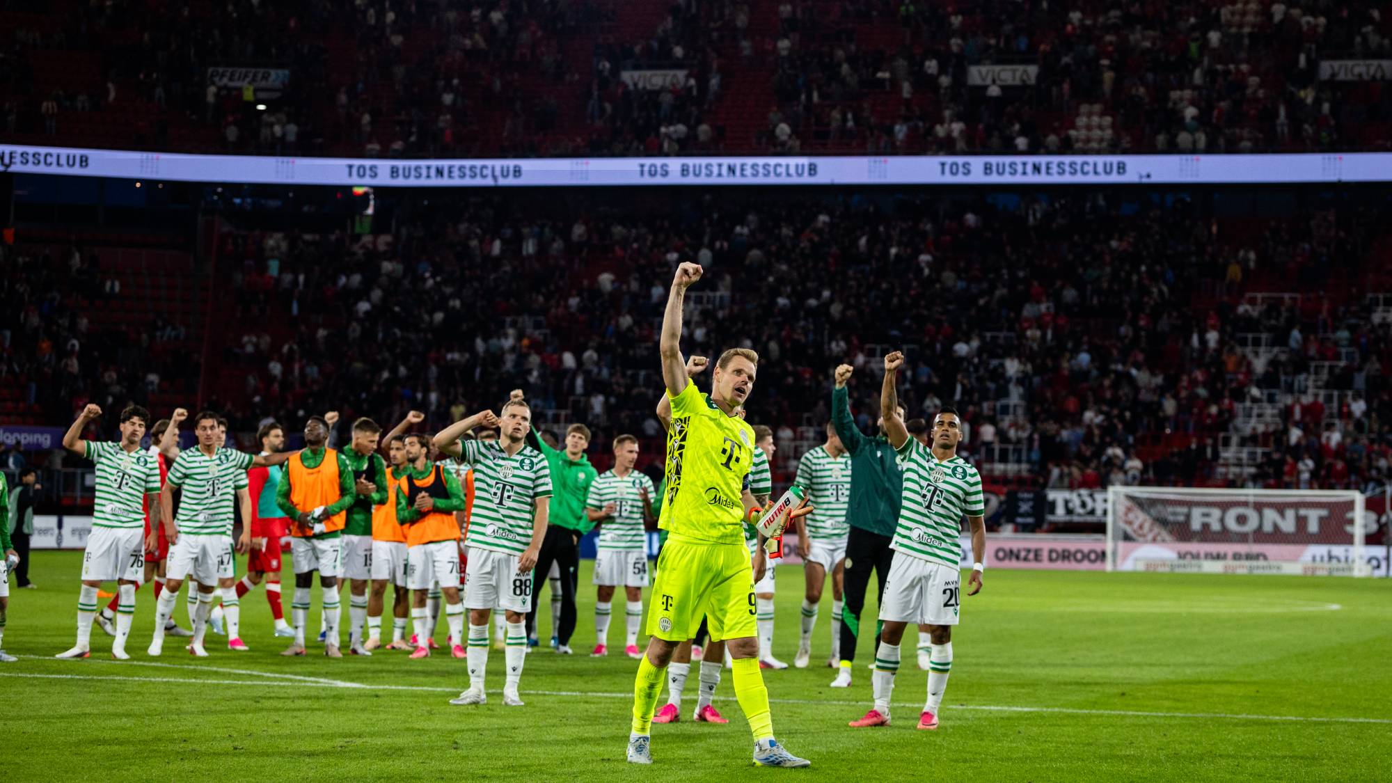 ENSCHEDE, NETHERLANDS - JULY 23: Ferencvaros goalkeeper Denes Dibusz celebrates his team's victory after the UEFA Europa League 2026/27 second qualifying round first leg match between FC Twente and Ferencvaros at FC Twente Stadium on July 23, 2026 in Enschede, Netherlands. (Photo by Rene Nijhuis/MB Media/Getty Images)