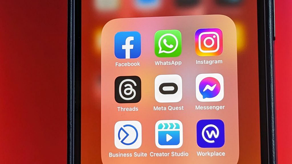 Megint baj van a Facebookkal, a Messengerrel és az Instagrammal
