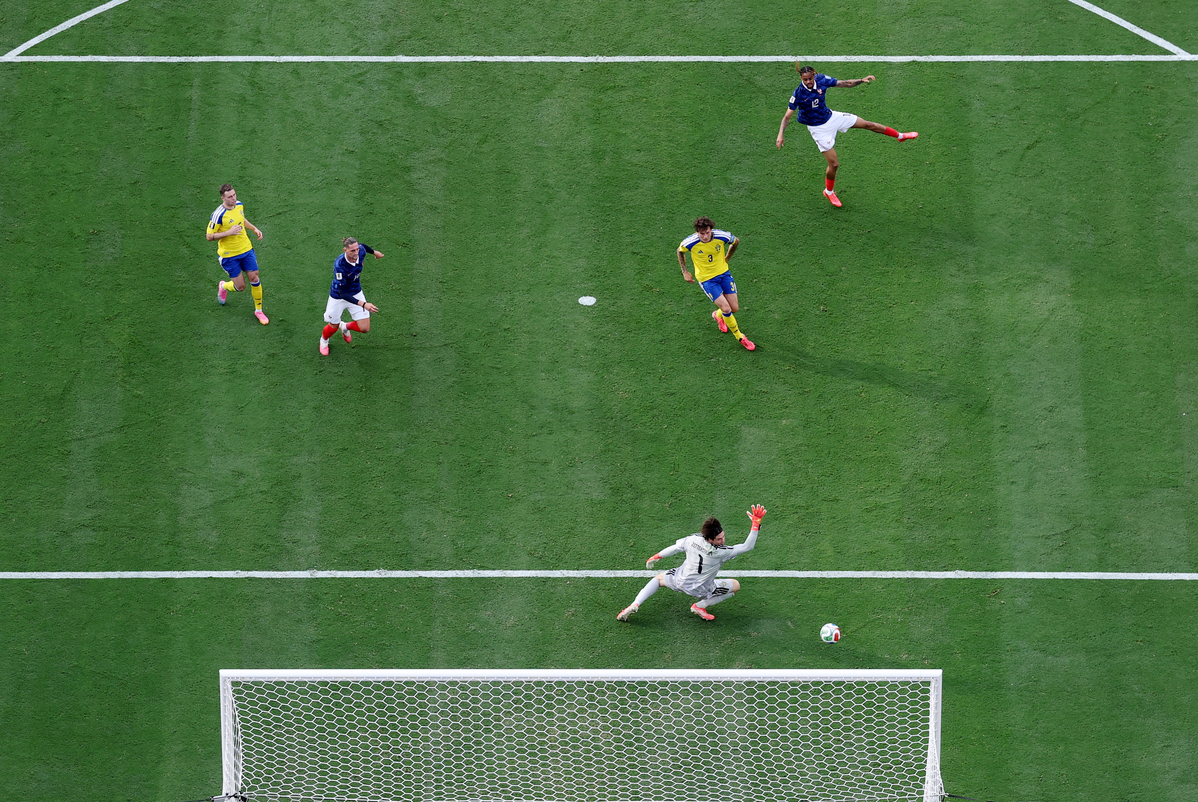 Bántóan simán verték a franciák Svédországot, Mbappé megelőzte Klosét az örök góllövőlistán 1
