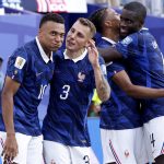 Kylian Mbappe, Lucas Digne , Michael Olise, Dayot Upamecano örül a svédek ellen szerzett gólnak.