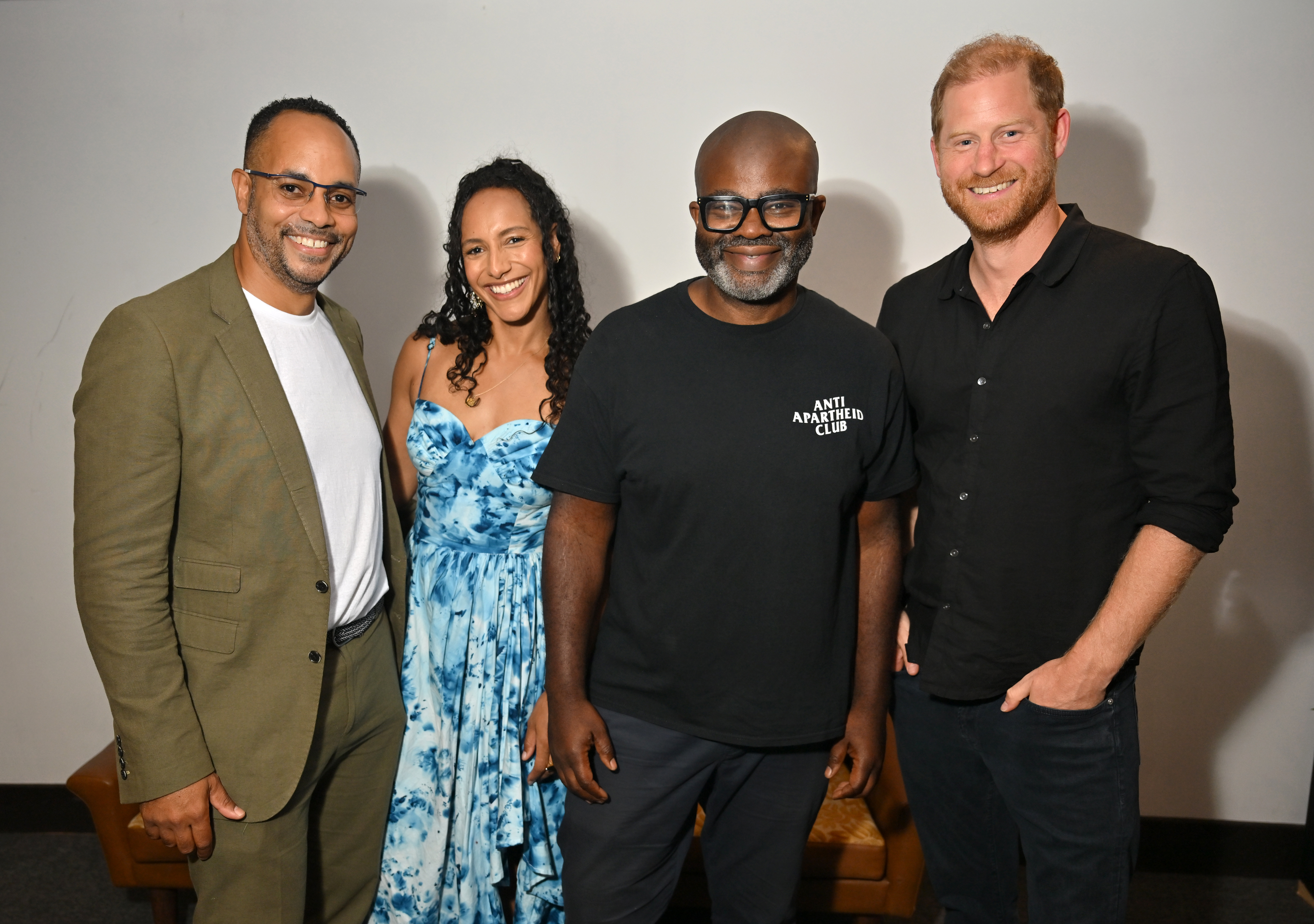 Andy Mundy-Castle, Afua Hirsch, Misan Harriman és Harry herceg a Shoot The People című film premierjén Londonban, 2026. július 6-án.