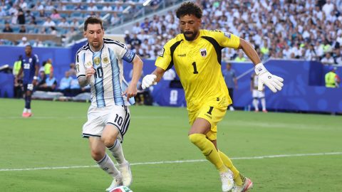 Lionel Messi és Vozinha csapattársak lehetnek.