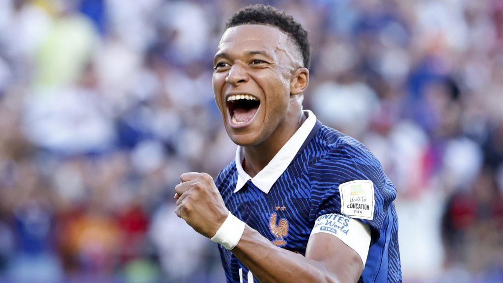 Kylian Mbappé történelmi tempóban rugdossa a gólokat a világbajnokságon
